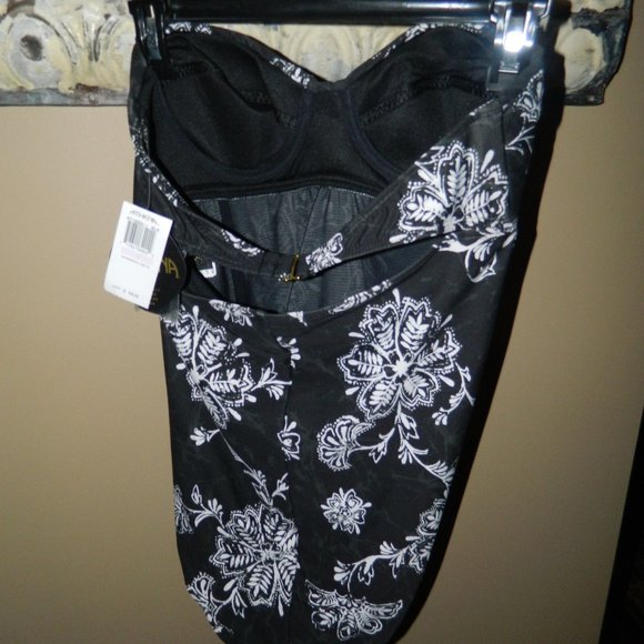 Athena One Piece Swimsuit Black/White Geometric Size 6 (GG-9) - Picture 3 of 4